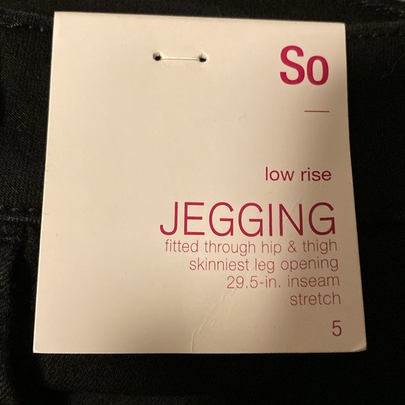So Black Low Rise Distressed Straight Leg Jegging Jeans NWT - Picture 10 of 13